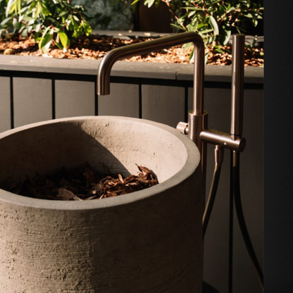 Vrijstaande badmengkraan Capri - Staafhanddouche - Brushed gold