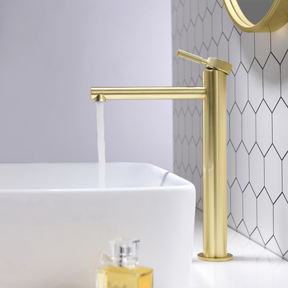 Hoge wastafelkraan Taylor - Brushed gold - 30.5 × 5.5 × 18 cm