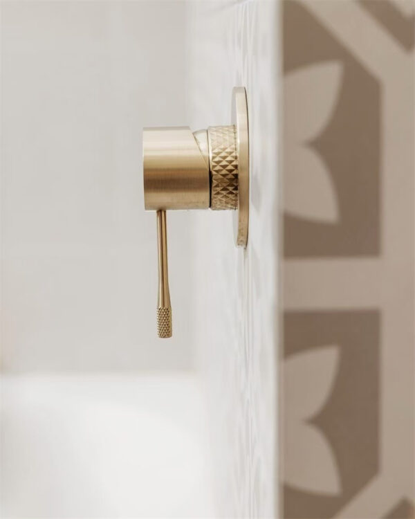 Regendoucheset Valencia – Brushed Gold - Air shower - Met inbouwmengkraan