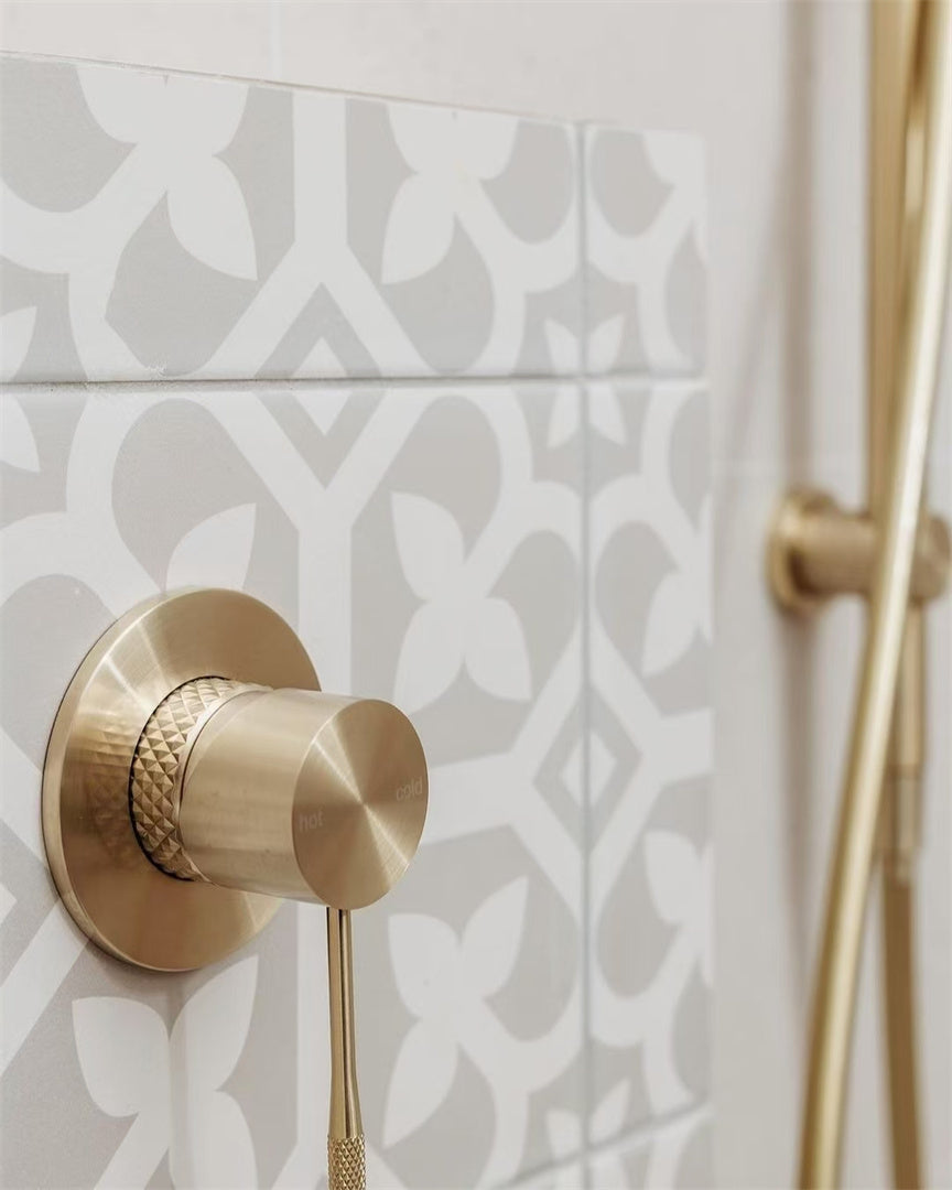 Regendoucheset Valencia – Brushed Gold - Air shower - Met inbouwmengkraan